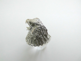 Zilveren adelaar kop ring.