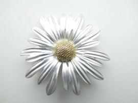 Broche margriet.