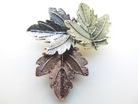 Broche tricolor herfst bladeren.