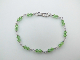 Zilveren licht groene bracelet.