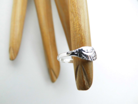 Zilveren baby vriendschap ring.