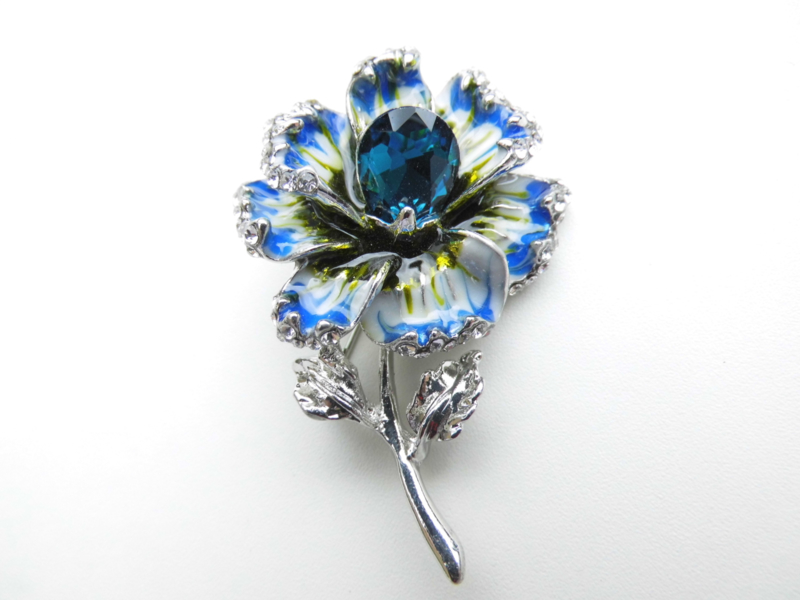 Achteruit Post Methode Prachtige blauwe bloem broche | Broche's | brochewebshop.nl