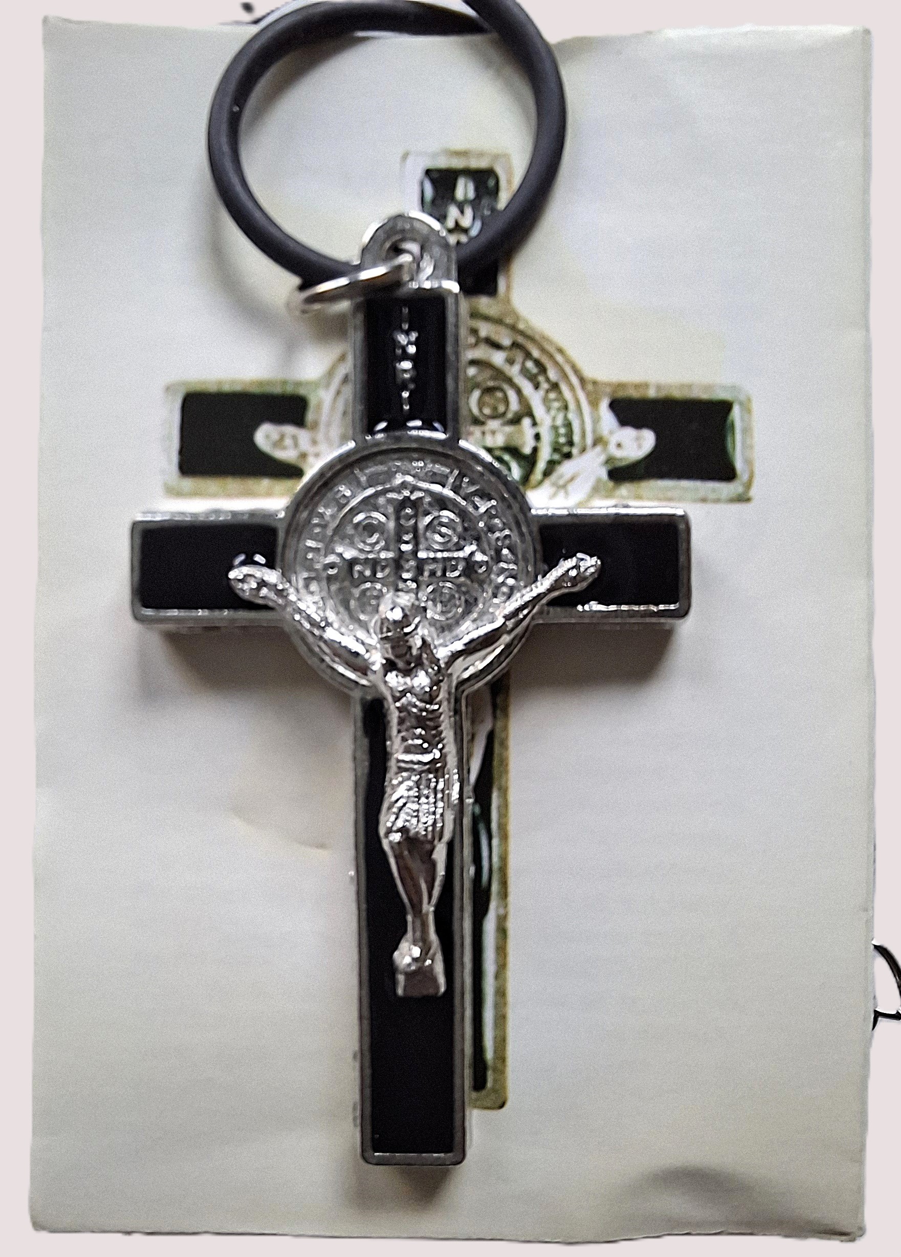 Benedictus kruis op koord | meerdere kleuren