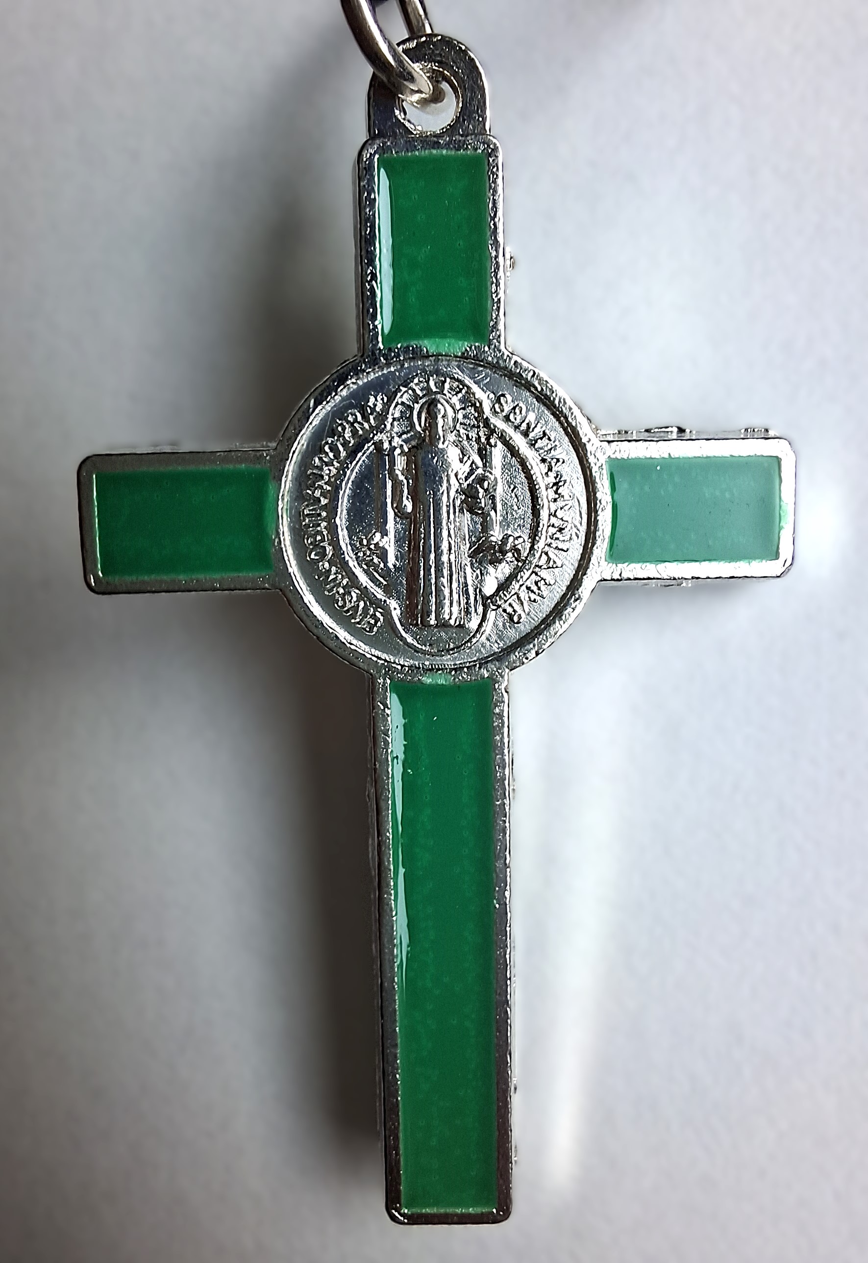 Benedictus kruis op koord | meerdere kleuren