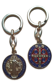Sleutelhanger St. Benedictus | verguld emaille blauw