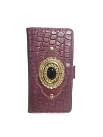 iPhone XR Burgundy lederen caiman hoesje met een zwarte steen (Limited Gold Edition)