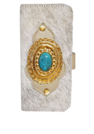 iPhone 14 Pro Lichte Koeienhuid hoesje met een turquoise steen (Limited Gold Edition)