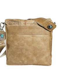 Driftwood Koeienhuid tas Shiva met Turquoise steen.