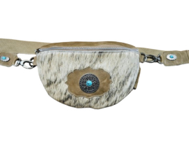 Cinder Koeienhuid Buidelriem met turquoise steen