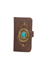 iPhone 12/12pro  Vintage Cognac lederen caiman hoesje met een turquoise steen (Limited Gold Edition)