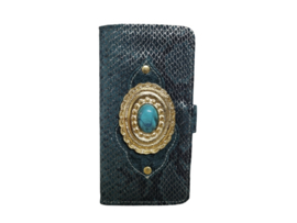 iPhone 13 Donker blauwe snake lederen hoesje met turquoise steen (Limited Gold Edition)