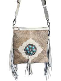 Beaver Koeienhuid Dewi met franjes en turquoise steen