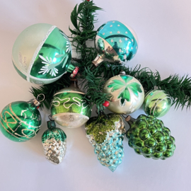 Set vintage groene kerstballen
