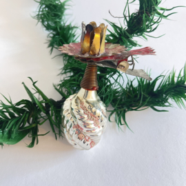 Kaarsklem met glazen kerst ornament