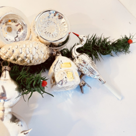 Set 2 vintage zilveren kerstballen