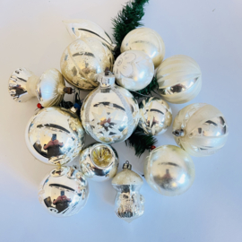 Set 1 vintage zilveren kerstballen