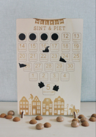 Sinterklaas houten aftelkalender + stickervel Welkome Sint & Piet