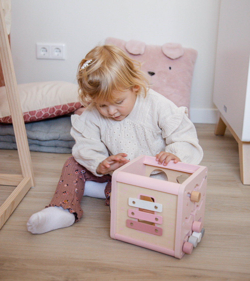 Label Label ActiviteitenKubus Roze met of zonder Naam & Geboortedatum