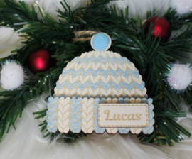Houten ornament Kerstmuts Baby blauw met naam