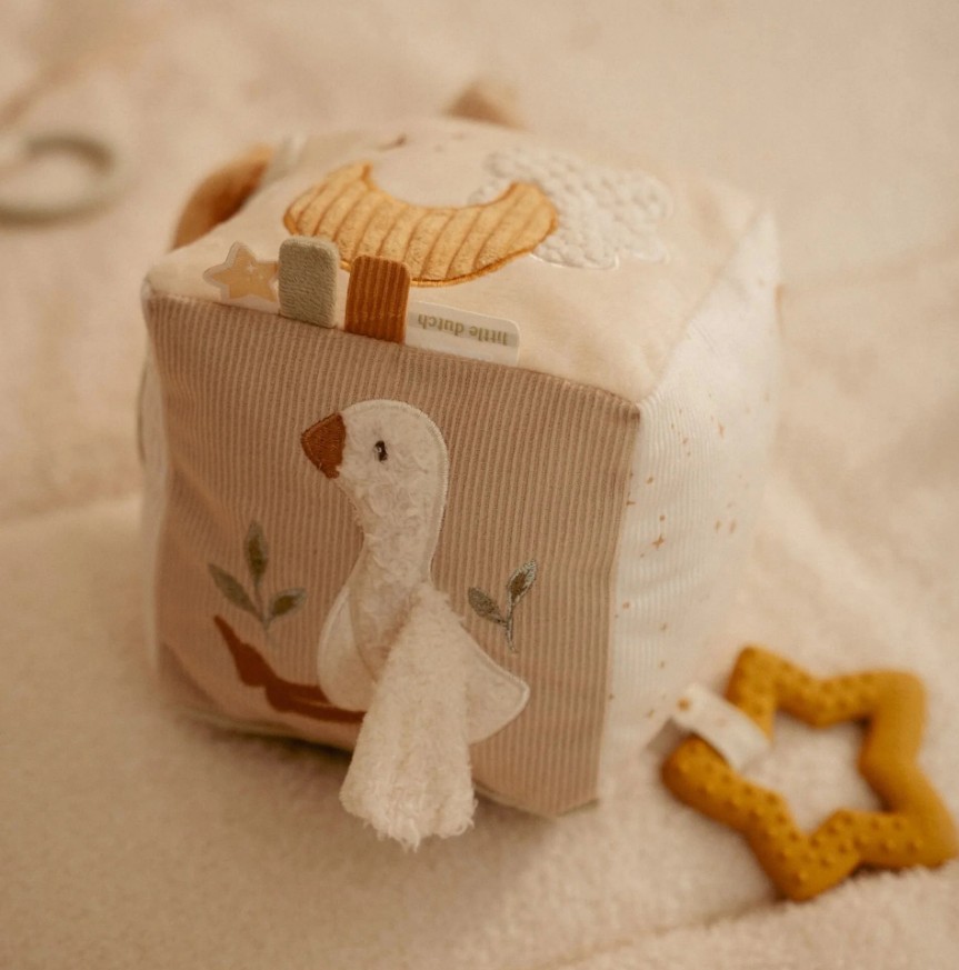 Little Dutch Pluche Activiteiten Kubus Newborn met of zonder Naam