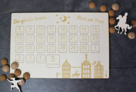 Sinterklaas houten aftelkalender + stickervel zie ginds komt...