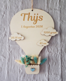 Houten Geboortebord Luchtballon met droogbloemen blauw nr.2