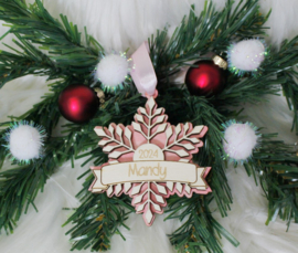 Houten ornament Sneeuwvlok Baby Roze met naam