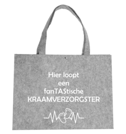 Vilten Tas Hier loopt een fanTAStische Kraamverzorgster