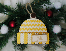 Houten ornament Kerstmuts Geel met naam