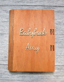 My First Memories houten boek met naam van de kleine