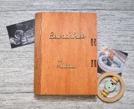 My First Memories houten boek met naam van de kleine