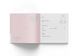 Invulboek Nijntje Baby's eerste jaar boek roze