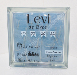 Glazen geboorteblok Grote avonturen beginnen klein  met verlichting