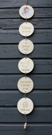 Houten Geboorteladder met Foto van de kleine Spruit