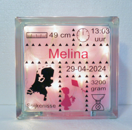 Glazen geboorteblok meisje met vlieger met verlichting