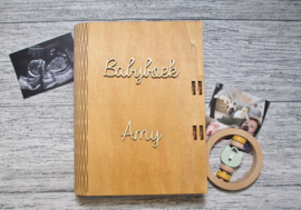 My First Memories houten boek met naam van de kleine