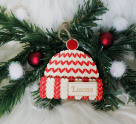 Houten ornament Kerstmuts rood met naam