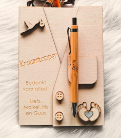 Houten 3D kaart Kraamtopper met Bamboo pen voorzien van naam