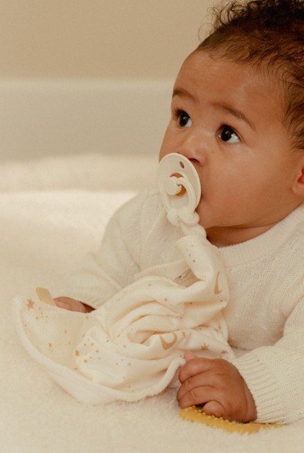 Knuffeldoekje met bijtring Newborn Naturals met of zonder naam