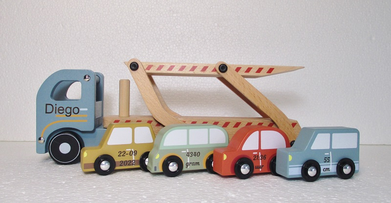 lucht Autorisatie Geschiktheid Little Dutch houten Truck met of zonder geboortegegevens | Houten speelgoed  | Leukste kraamcadeaus