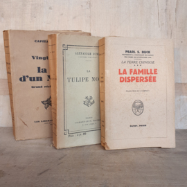 Stapeltje oude franse boeken (4)