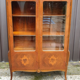 Mooie brocante vitrinekast