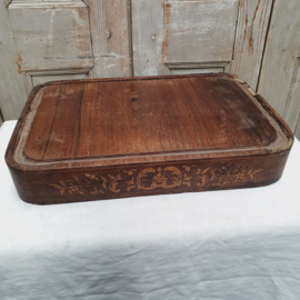 Oud, houten stolpbord , rechthoekig bruin