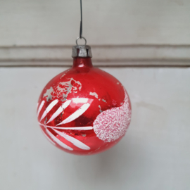Oude kerstbal rood/wit