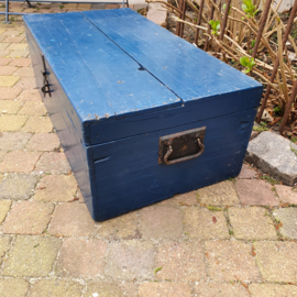 Stoere blauwe kist