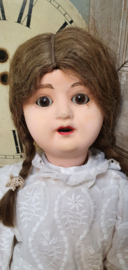 Mooie, antieke pop met porseleinen gezichtje