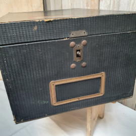 Oude kantoorbox/ opbergbox