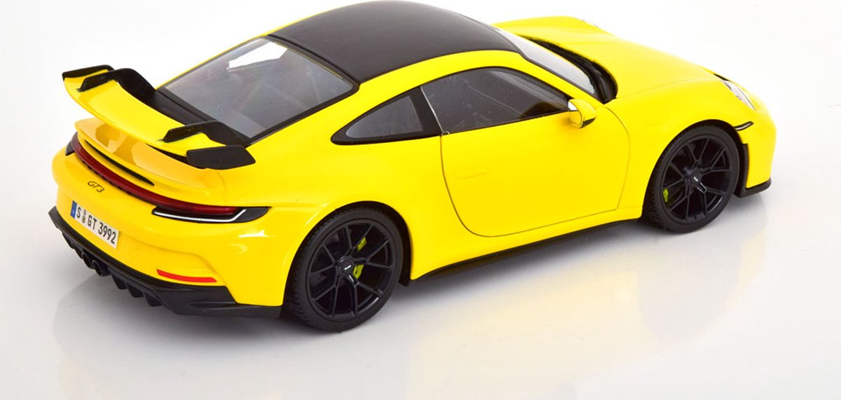 Porsche 911 GT3 Geel