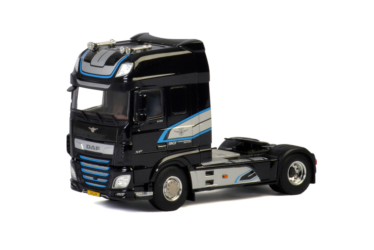 Premium Line; DAF XF SUPER SPACE CAB MY2017 4X2