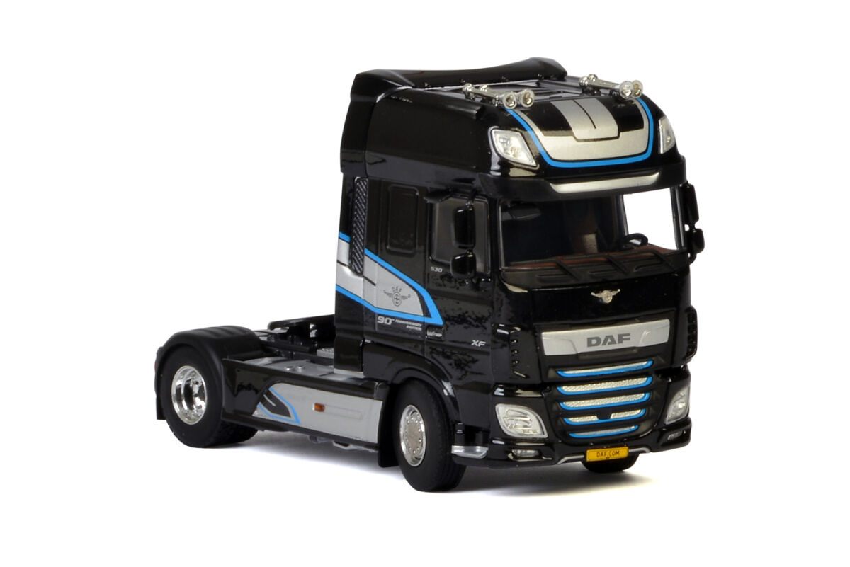 Premium Line; DAF XF SUPER SPACE CAB MY2017 4X2